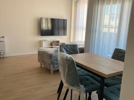 Apartament 1+1, Shkolla e Kuqe!