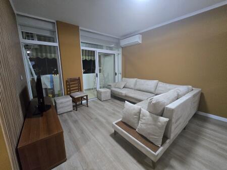 🏠 Jepet me Qira Apartament 2+1 – Komuna e Parisit, Tiranë