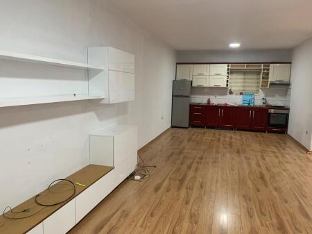 🏢Yzberisht,prane Eco Market jepet me qera apartament 2+1+post parkimi,pjeserisht i mobiluar.550  €uro(Neto)