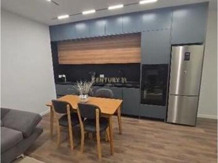 Jepet me qira 2+1+post parkimi prane Hipotekes 750 € /Muaj