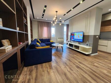 APARTMENT 3+1+2 FOR RENT AT BARRICADES STREET !