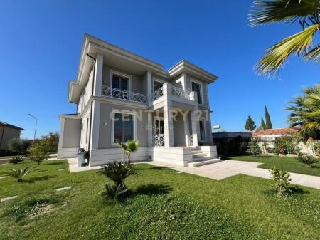 VILE UNIKE PER QERA NE SHIJAK TEK 4 RRUGET !