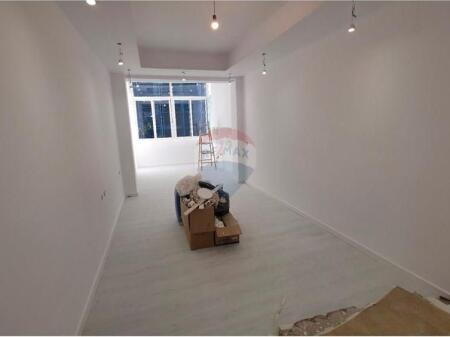 Jepet ambjent me qira ne BLLOK !