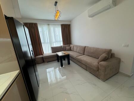 Apartment 1+1, Blv Astirit!