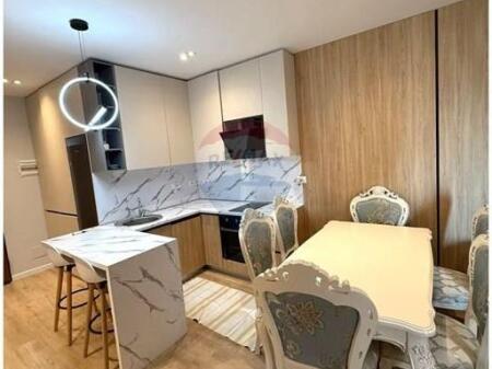 Apartment 1+1 for sale at Shkembi Kavajes, Golem