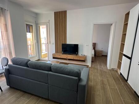 Apartament 1+1, Pazari i Ri!