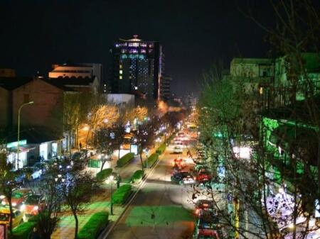 Appartamento 2+1 con veranda, Via Kavaja🏙