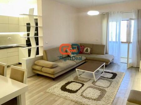 Ne Qender, Tek 9 Katshet, Jepet Apartament 2+1+2 I Investuar Me Super Pamje !