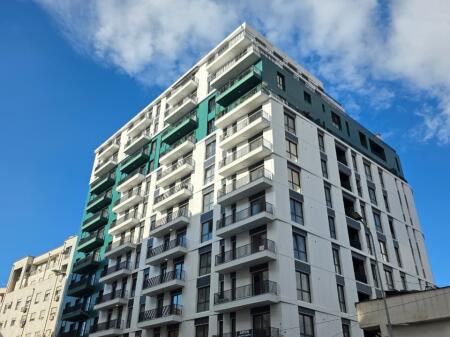 AFFITTASI 2+1 CON 2 BAGNI+POSTO AUTO PER UFFICIO. COMUNE DI PARIGI.