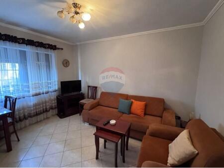 MINISTERO DEGLI AFFARI ESTERI, APPARTAMENTO 1+1 IN AFFITTO Pazari i Ri !