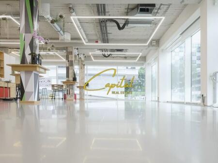 AMBIENT BIZNESI ME QERA 240 M2 AUTOSTRADA TR-DR 3.600 EURO