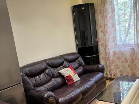 Jepet me qira apartament 2+1 tek Bulevardi Bajram Curri!
