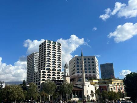 Premises for rent, Center.