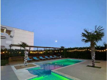 🏡 Villa con piscina in vendita vicino a Hamallaj – Ideale per vacanze o investimento commerciale!