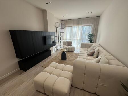 Appartamento di lusso in affitto presso il centro Emerald Center