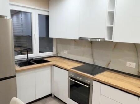 🏢Rruga Jordan Misja,prane Pasticeri Valencia  jepet me qera apartament 1+1,i mobiluar.: 65,000Leke