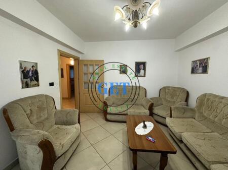 Shitet, Apartament 2+1 Rruga e Portit, Durres.