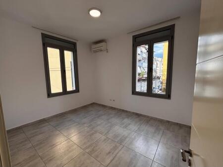 ZYRE ME QERA - TEK MEDRESEJA