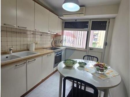 Jepet me Qira Apartament 3+1 te Shkolla e Baletit