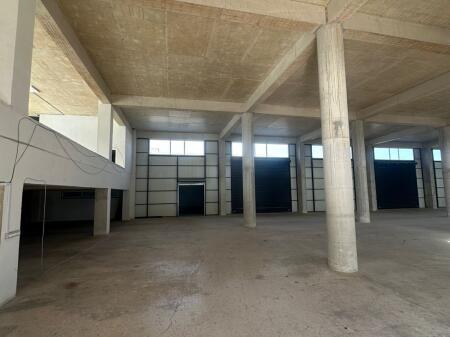 🏭 Jepet me Qira 2200m² Godinë 2-Katëshe – Pranë Top Channel