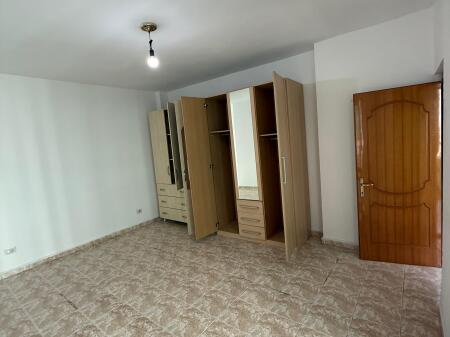 🏡 Shitet apartament 3+1 te Komuna e Parisit, 💥super mundesi investimi💥