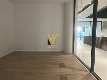 OFFICE 38 M2 FOR RENT AT MINE PEZA 800 EURO