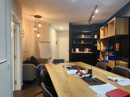 🏢 Ambient Zyre 2+1+2 për Qira – Pranë Liqenit, Tiranë