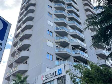 Locale Commerciale in Affitto vicino a Sky Tower, Ish-Bllok