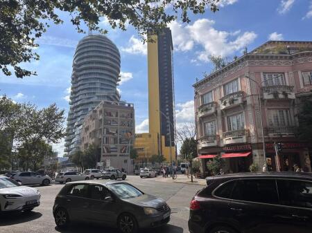 JEPET ME QIRA APARTAMENT 2+1+2 + POST PARKIMI NE QENDER TE TIRANES !