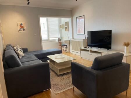 Apartament 2+1 per qira tek rruga e Kosovarve !