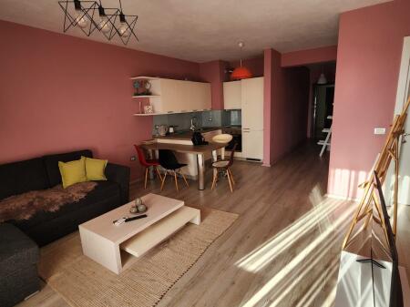 APARTAMENT 2+1 ME QIRA - PRANE SPITALIT HYGEA