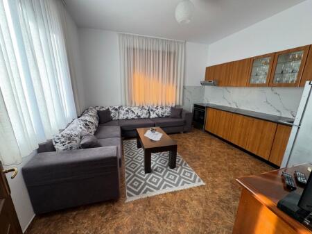 AFFITTASI 2+1 A SELITE