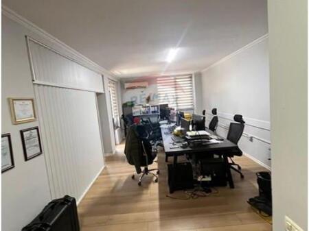 Locale per ufficio, 2+1 in Centro