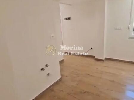 Qera Ambient Biznesi, Rruga Qemal Stafa 500 Euro/muaj