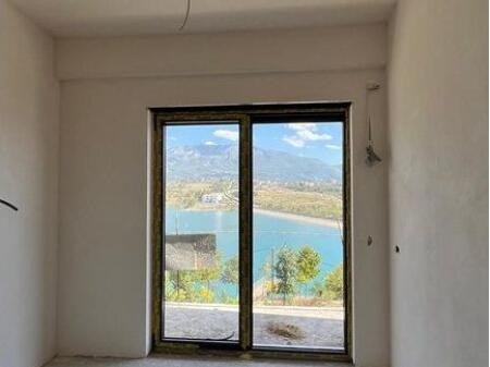 Shitet Duplex – Swan Lake Residence, Liqeni i Farkës