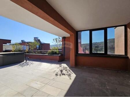 Penthouse 2+1+2 with Private Verandas at TEG!