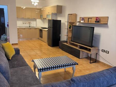 Yzberisht, si affitta appartamento 2+1! 500 Euro