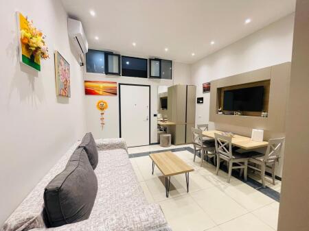 🏝️ Jepet me qira apartament  Lungomare, Vlorë (Nëntor – Maj)