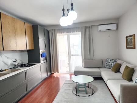 Jepet me qira apartament 1+1 ne Qender