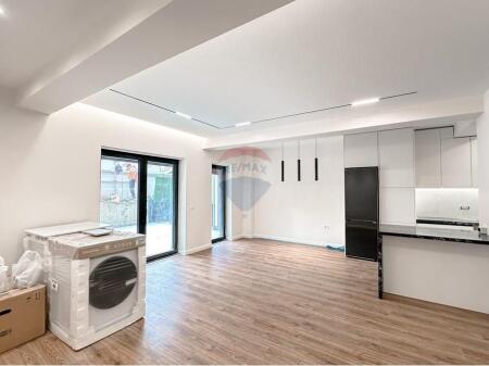 We sell Apartment 3+1 +veranda Kodra e Diellit2