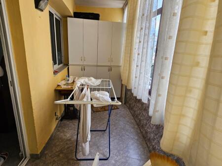 Jepet me qera apartament 2+1 ne ilira plazh durres