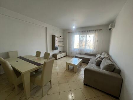 2+1 In Affitto, Yzberisht, Vicino alla Rotonda