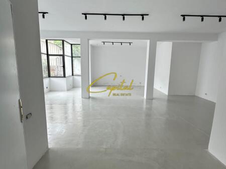 AMBIENT BIZNESI ME QERA 100 M2 QENDER 850 EURO