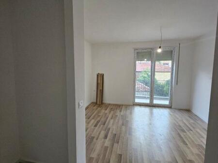 GARSONIERE PER SHITJE TEK TREGU ELEKTRIK