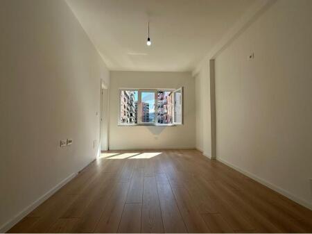 SHITET APARTAMENT 1+1 RRUGA E KOSOVAREVE