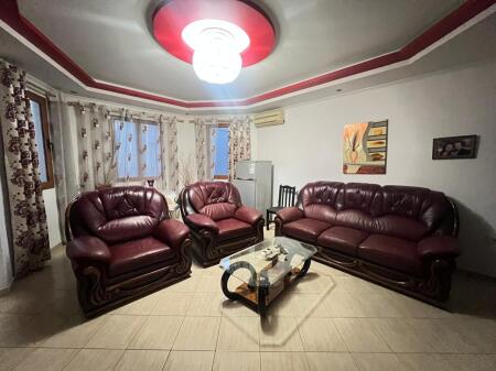 Appartamento duplex in vendita vicino a Petro Nini!
