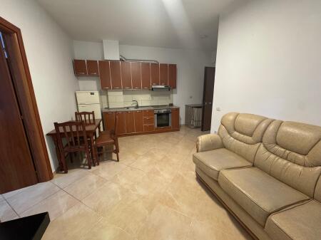 Apartament 1+1 me qira tek Liqeni i Thate!