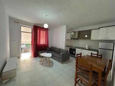 Apartament me qera 2+1 prane Gjimnazit Besnik Sykja! 650 € /Muaj