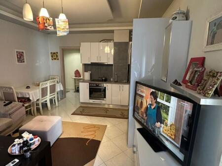 Shitet 150, 000 eu 2+1 mobiluar ne Astir kat 3 ashensor