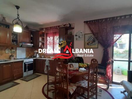 2+1 apartment for sale in the Kodra e Diellit area near Big Market (ID 4121899).